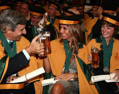 Confraria da Cerveja entroniza novos confrades