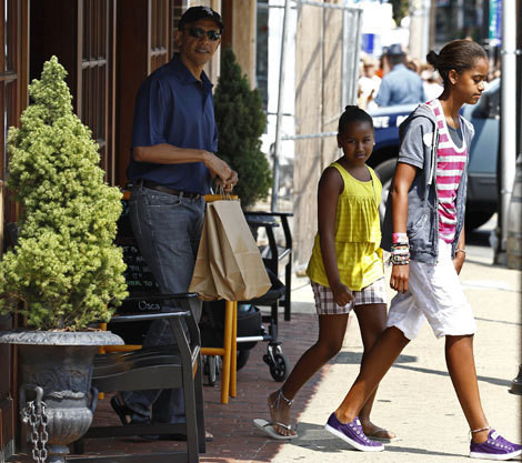Barack Obama com as filhas, Sasha e Malia