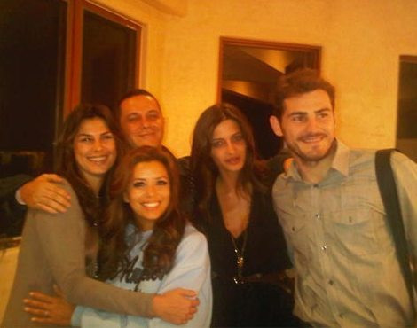 Raquel Perera, Alejandro Sanz, Sara Carbonero e Iker Casillas com Eva Longoria