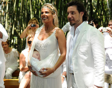 Adriane Galisteu e Alexandre Iódice com o filho, Vittorio