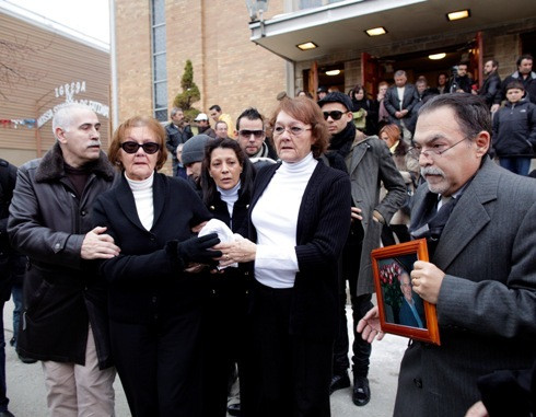 As irmãs de Carlos Castro e Cláudio Montez hoje em Newark