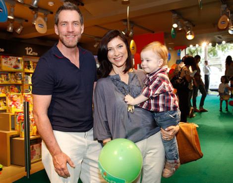 Tracy Richardson e Adelaide de Sousa com o filho, Kyle