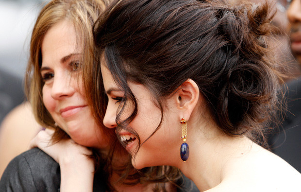 Selena Gomez com a mãe, Mandy.jpg