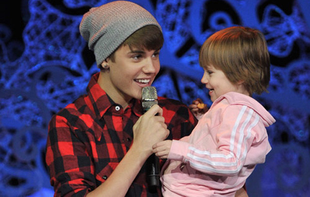 Justin Bieber com a irmã, Jazmin.jpg