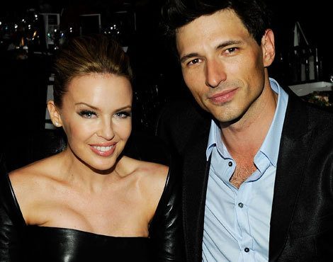 Kylie Minogue e Andrés Velencoso 
