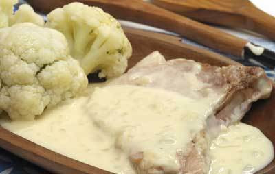 Costeletas de porco com natas e mostarda.jpg