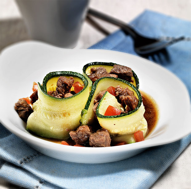 Rolos-de-curgete-com-borrego.jpg