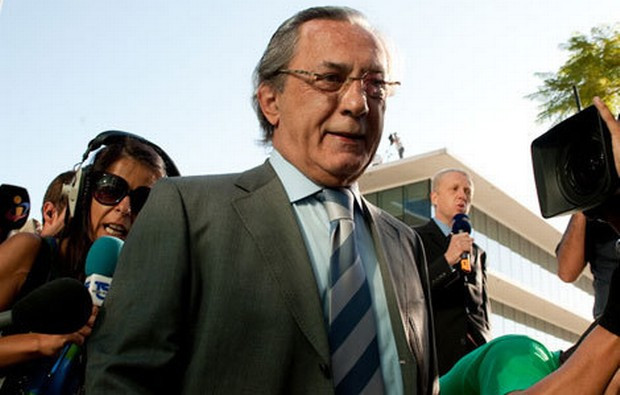 Carlos Cruz.jpg