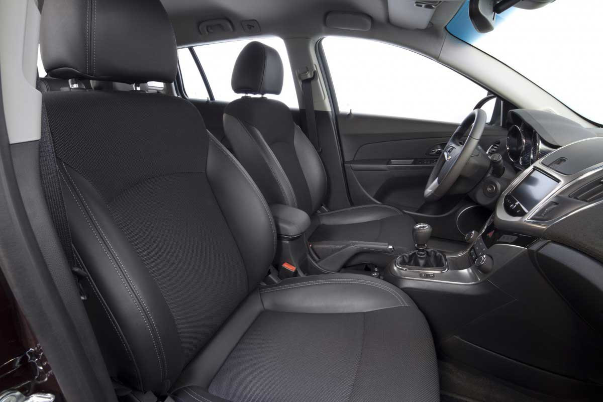 1ChevroletCruzeSW_Interior_.jpg