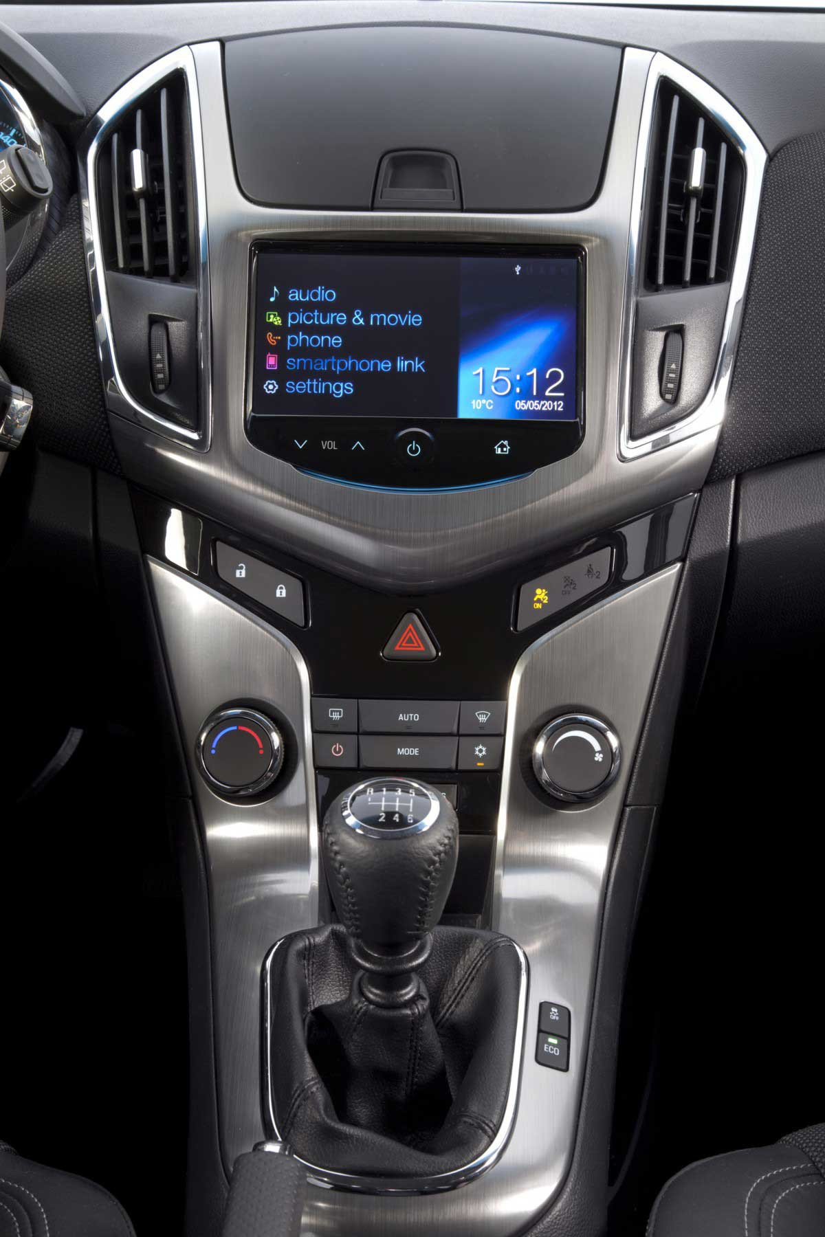 fChevroletCruzeSW_Interior_.jpg