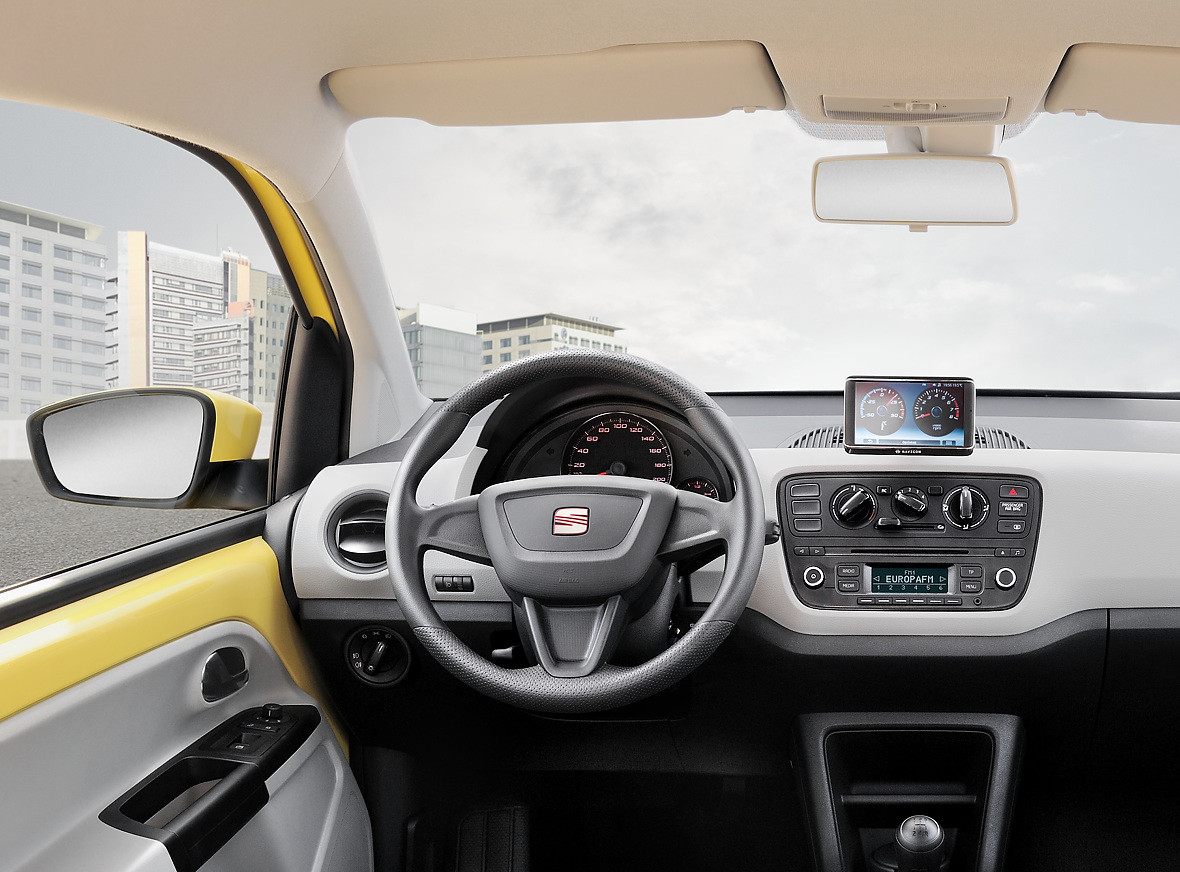 SeatMIIAmarillointeriorFrontal2.jpg