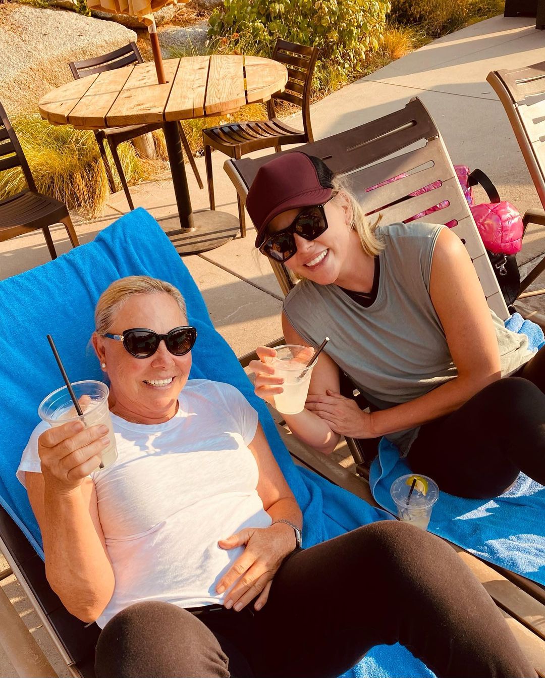 Charlize Theron e a mãe