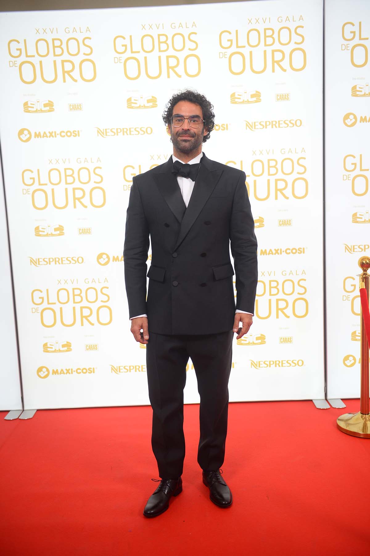 Emoci0nado, João Catarré agradece homenagem nos Globos de ouro