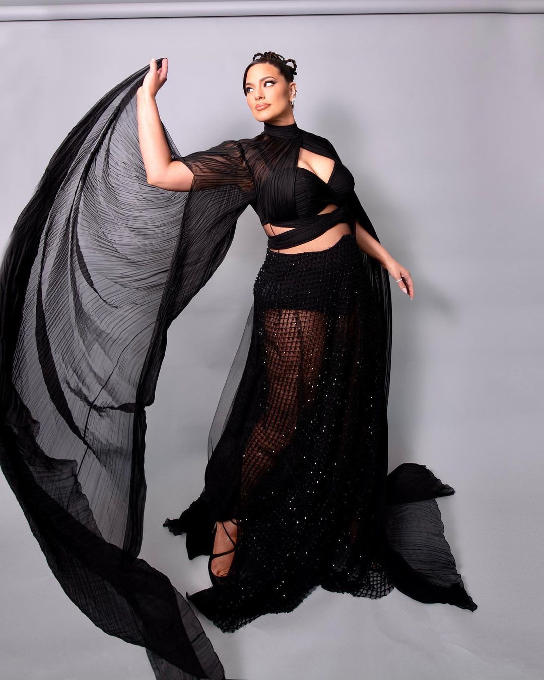 Ashley Graham comenta o momento embaraçante com Hugh Grant 