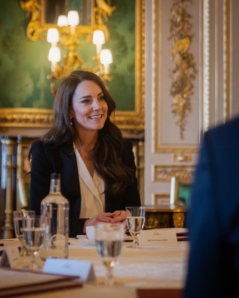 Princesa Kate continua à procura da assistente certa
