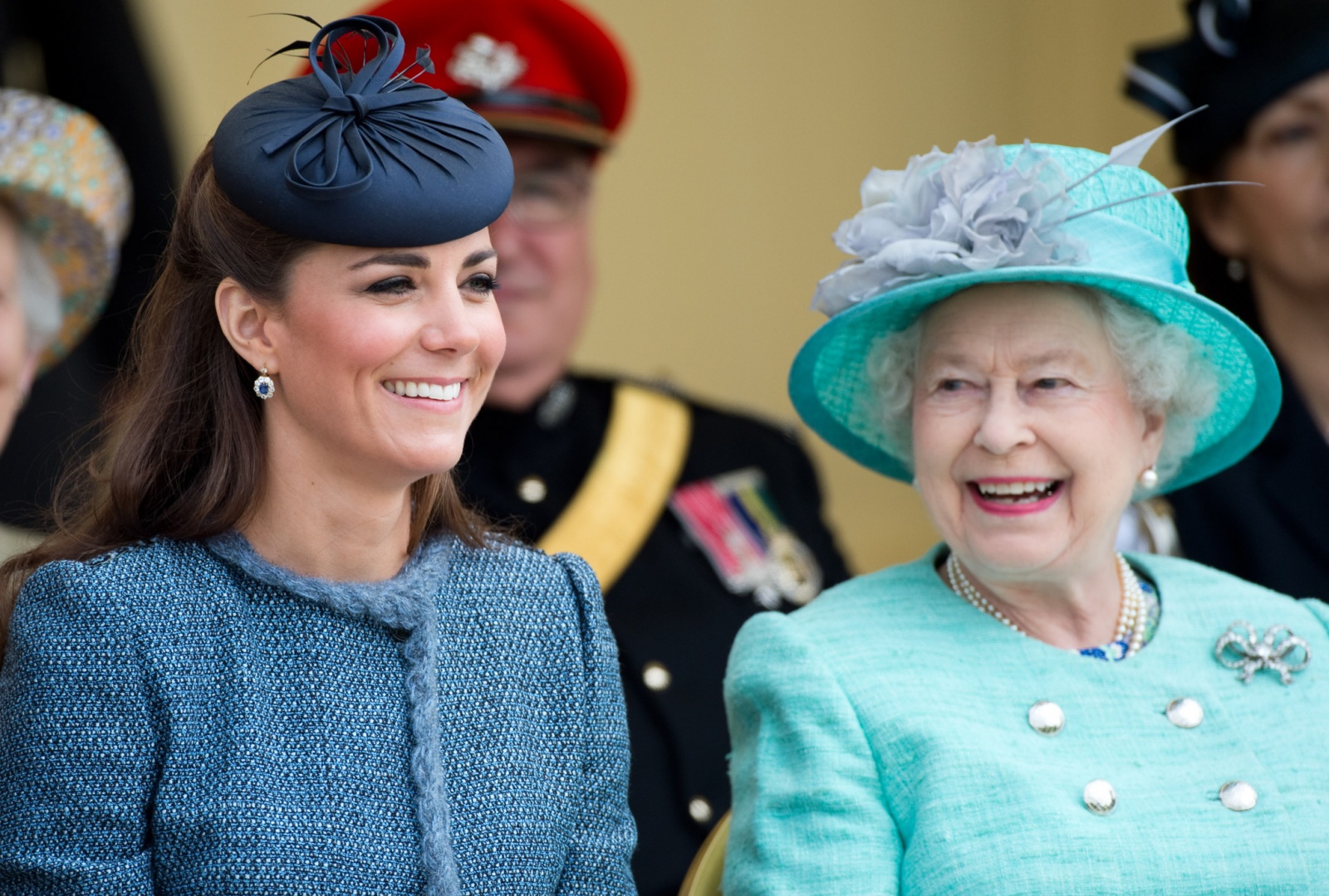 Kate não se despediu de Isabel II em Balmoral por culpa de Meghan