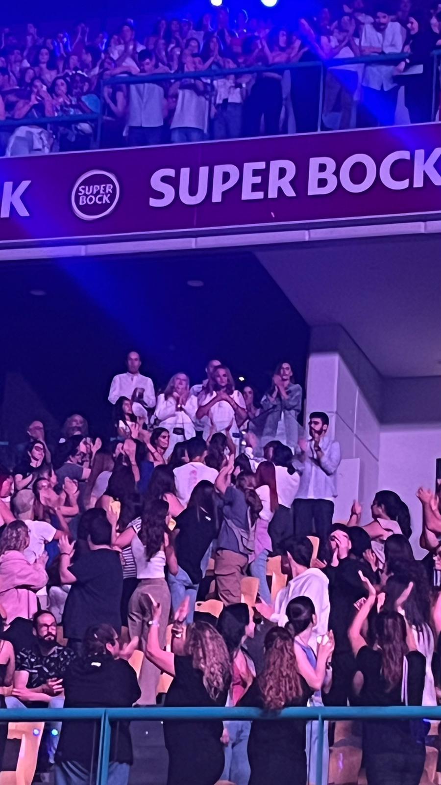 Mãe de Angélico emociona-se no concerto dos D´Zrt na Altice Arena