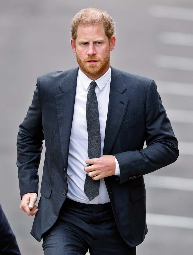 Príncipe Harry deixa Londres um dia depois de ver o pai