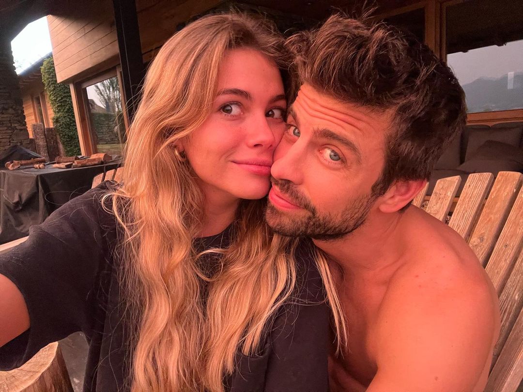 Nova imagem de Piqué com a namorada dá que falar