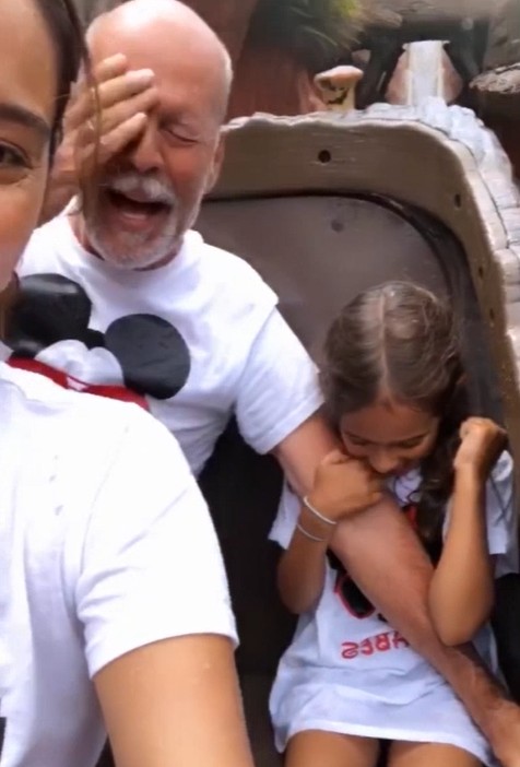 Bruce Willis com a mulher e a filha