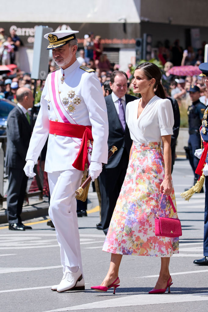 O estilo floral de Letizia no Dia Nacional das Forças Armadas