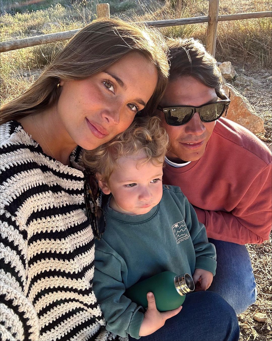 Maria Pombo com o marido e o filho
