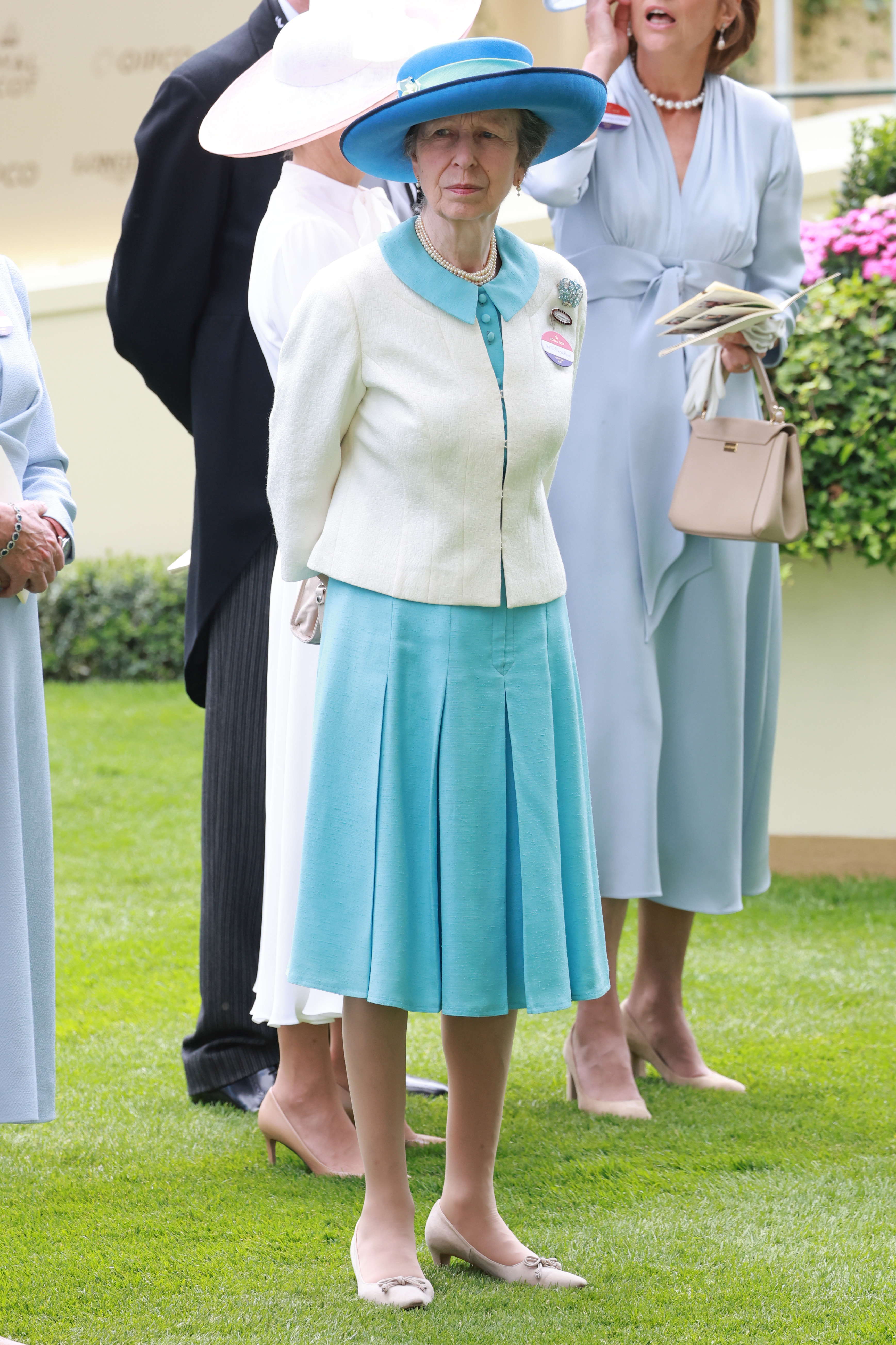 Princesa Ana recicla vestido com quase 50 anos