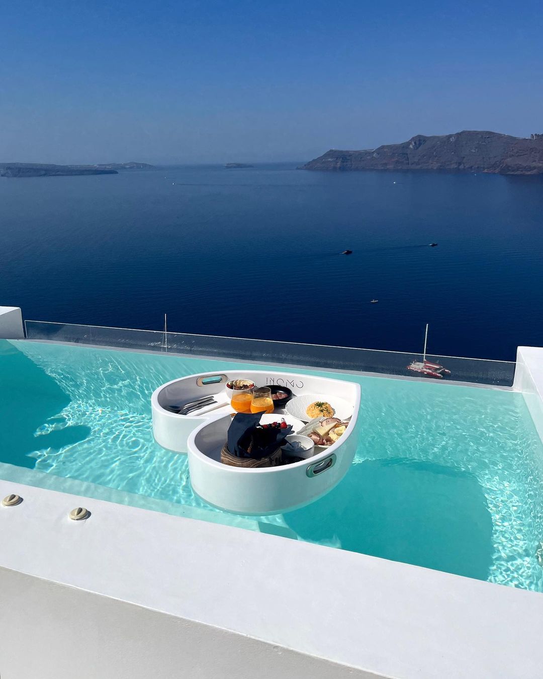 Gonçalo Ramos de férias com a namorada em Santorini