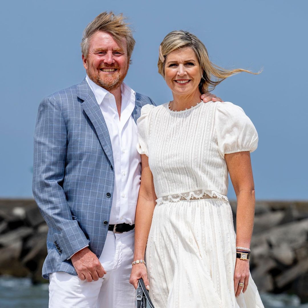 A descontraída sessão de fotos de Maxima e Guilherme com as fihas que marcam o arranque do verão
