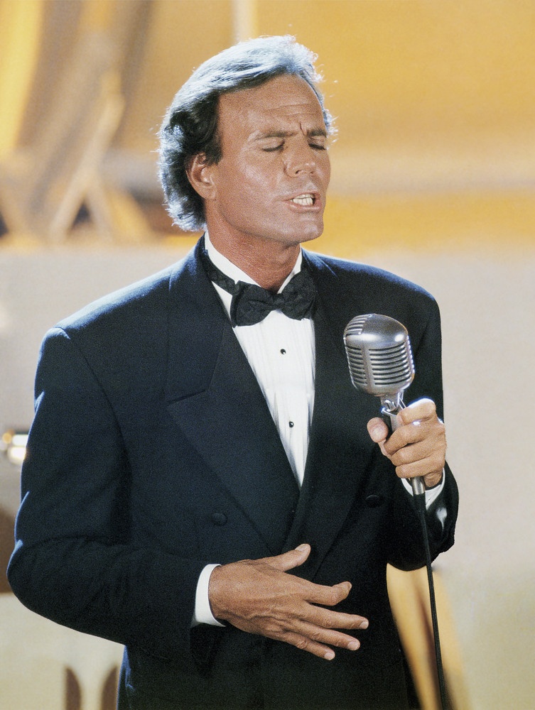 Julio Iglesias conta com uma carreira musical de mais de 50 anos