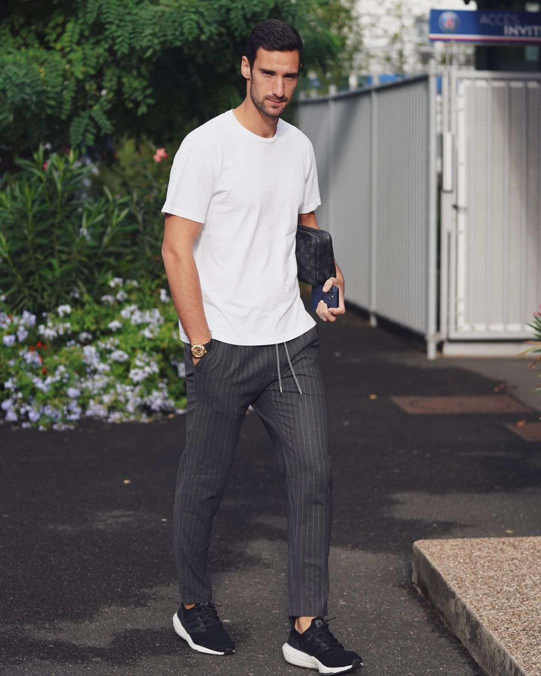 Sergio Rico, guarda-redes do PSG, vai ter alta