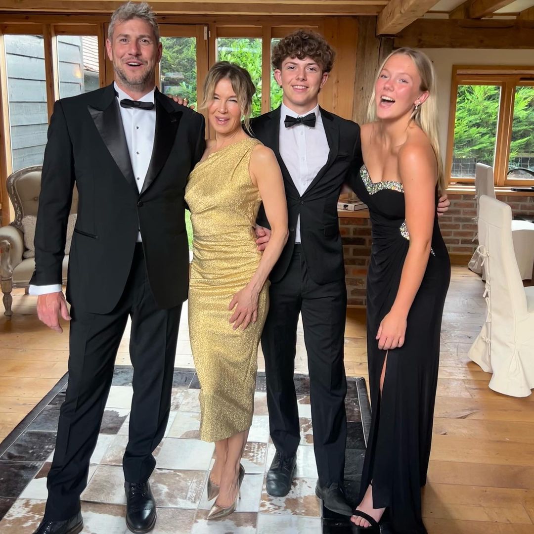 A foto da nova família de Renée Zellweger