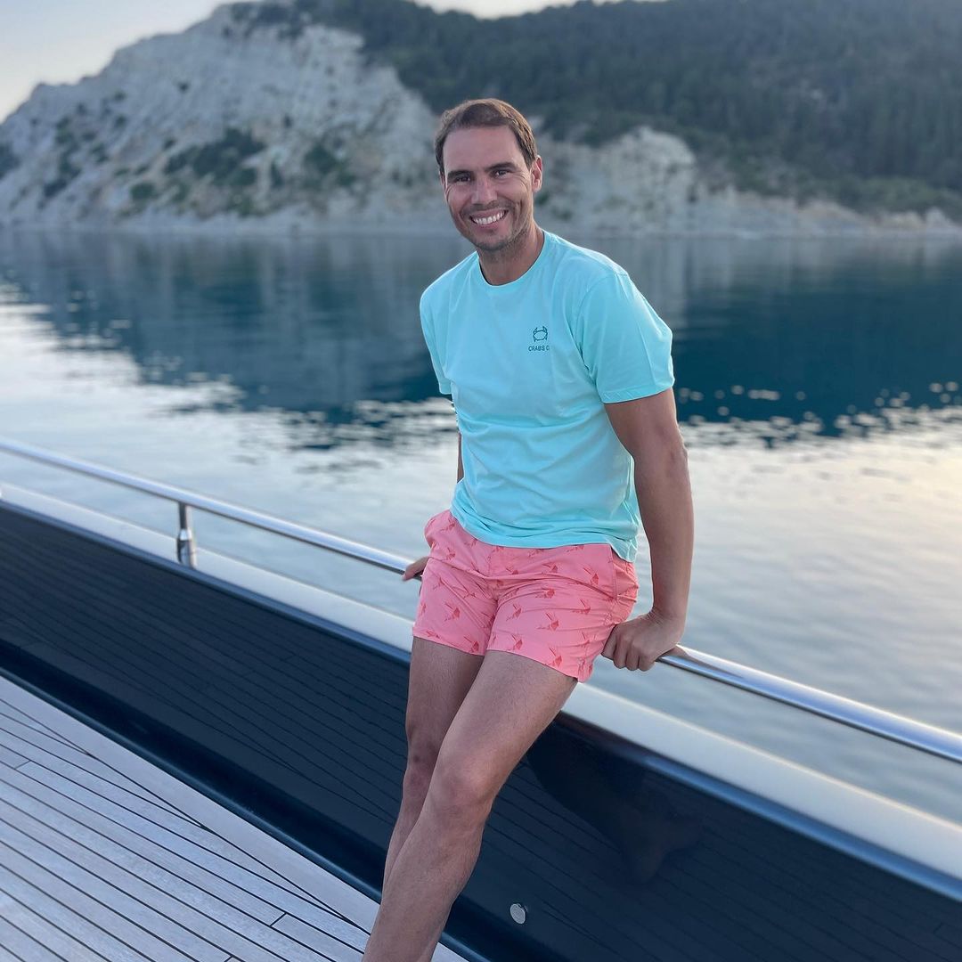 De férias na Grécia, Rafael Nadal mostra o filho pela primeira vez