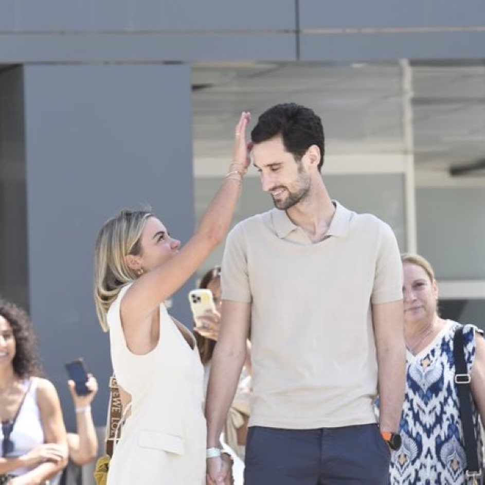 Sergio Rico, o guarda-redes do PSG, já teve alta e agradece apoio