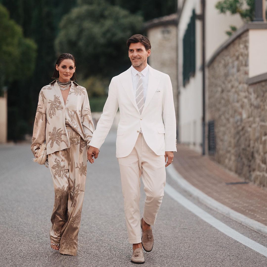  Olivia Palermo surpreende num estilo "pijama"