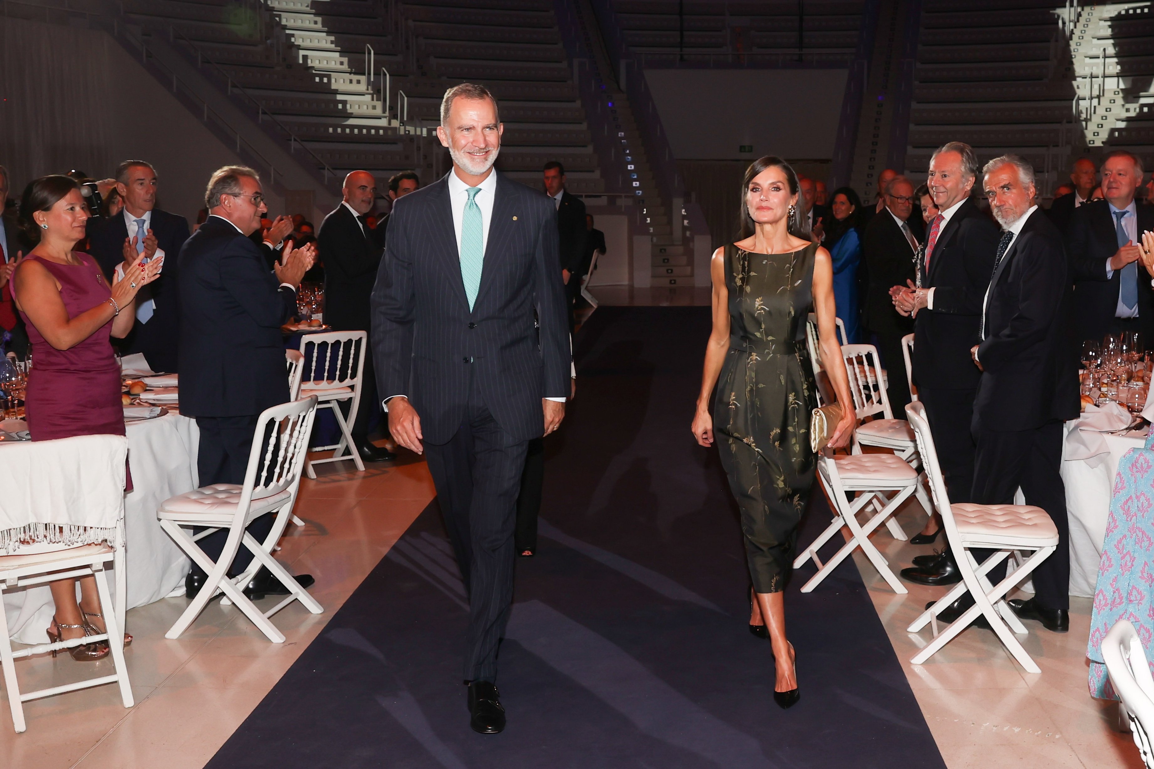 Letizia surpreende com uma discreta trança