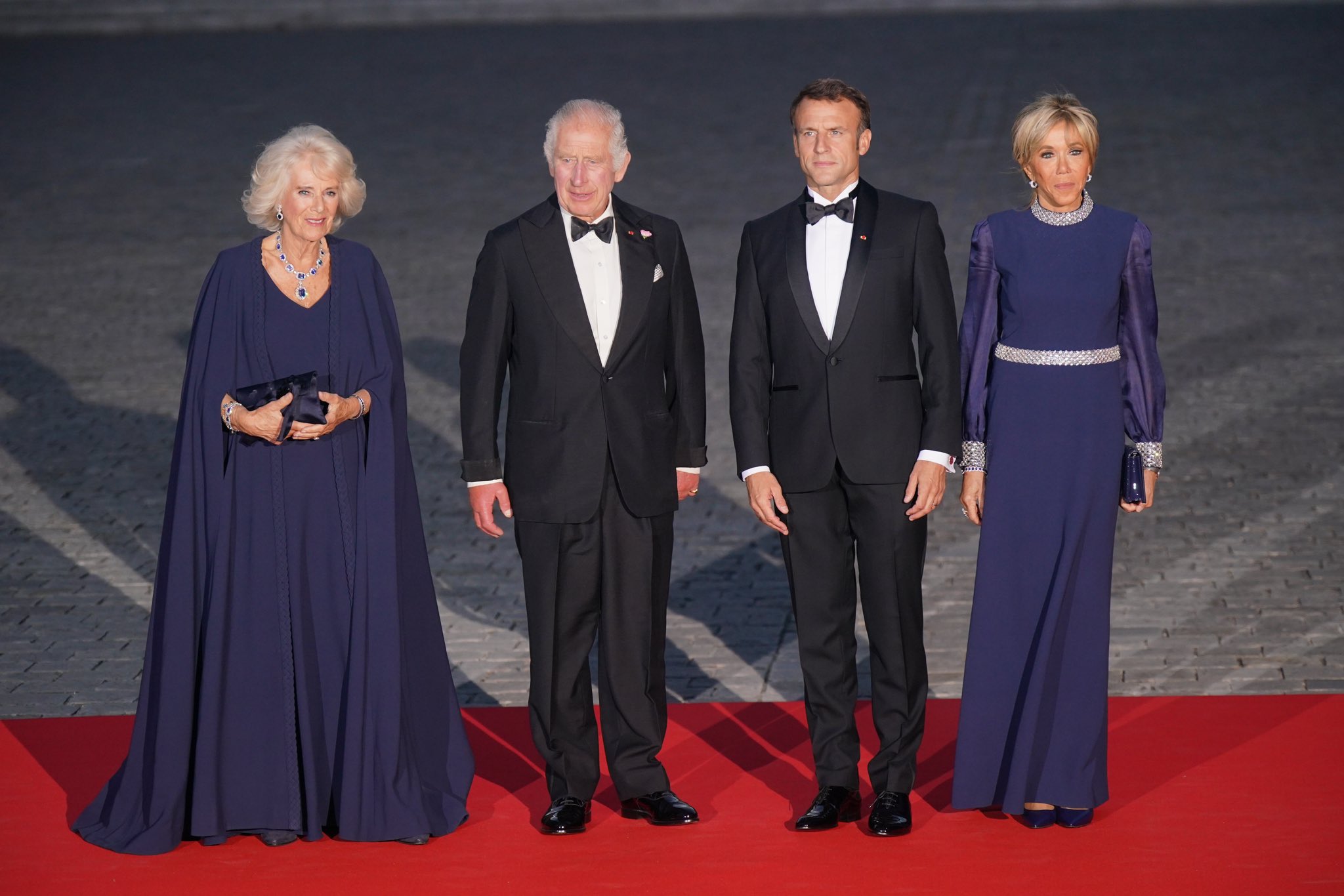 Elegante, Camilla escolhe Dior para jantar de Estado em Versalhes