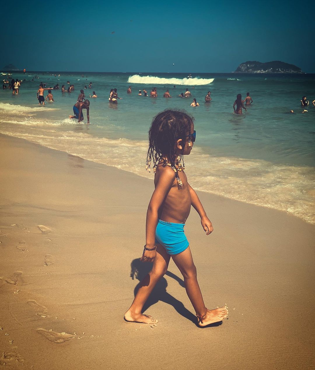 O emotivo reencontro de Rita Pereira com o filho (com novo "look"), no Brasil