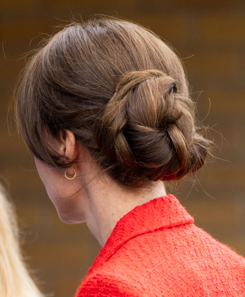 Kate surpreende com novo penteado 