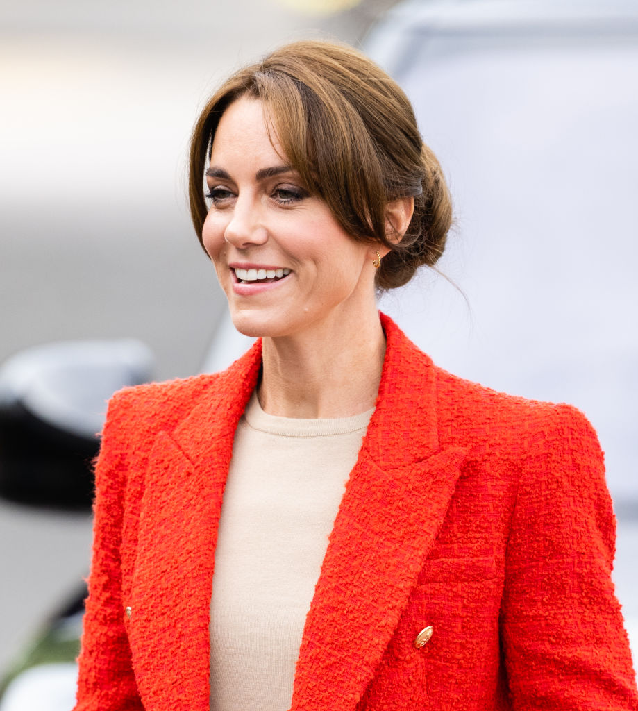 Kate surpreende com novo penteado 