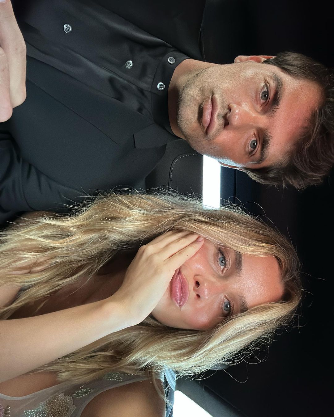 Kelly Bailey e Lourenço Ortigão deslumbram na passadeira vermelha (mas não é dos Globos de Ouro)