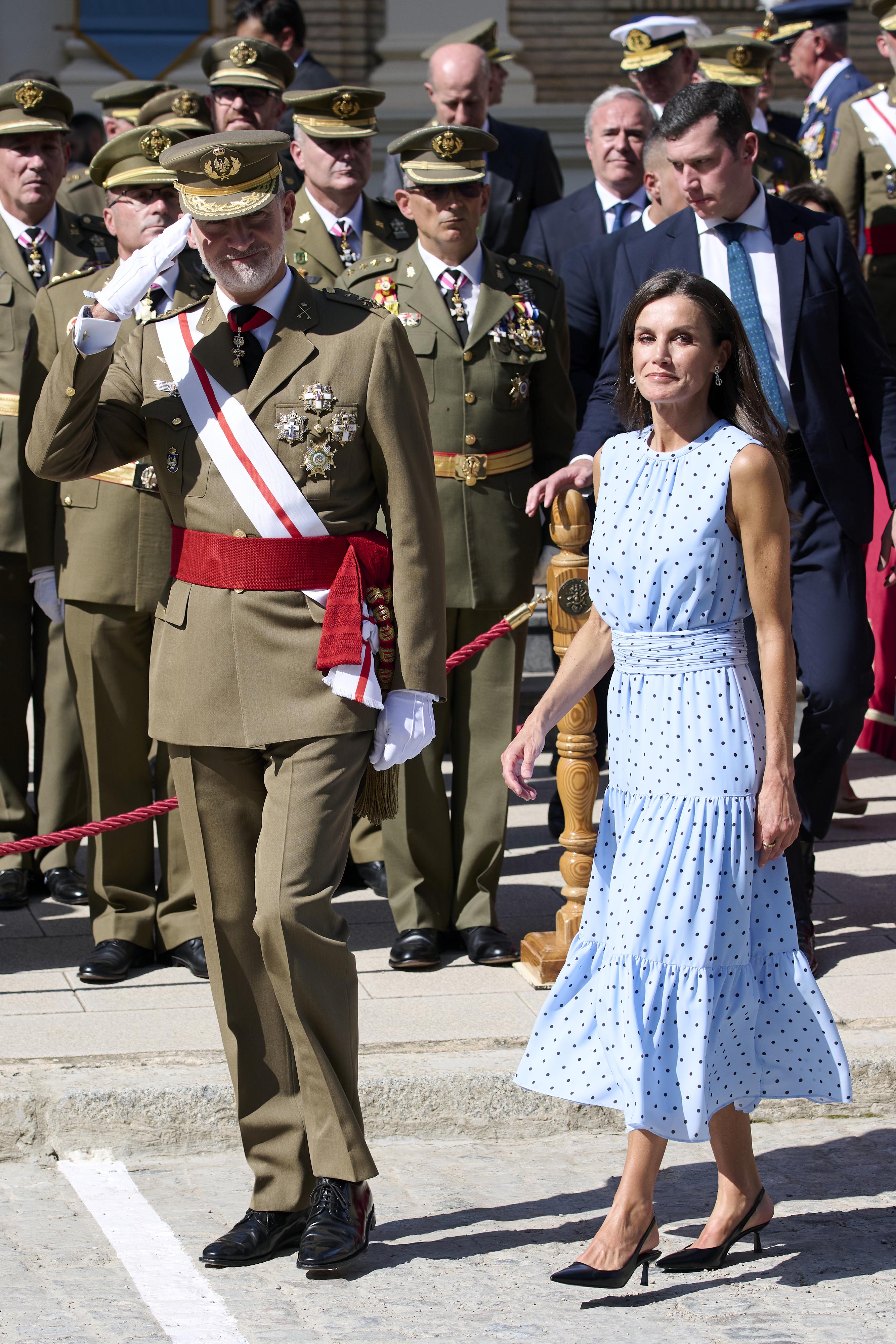 O "look" reciclado de Letizia no juramento de bandeira da filha