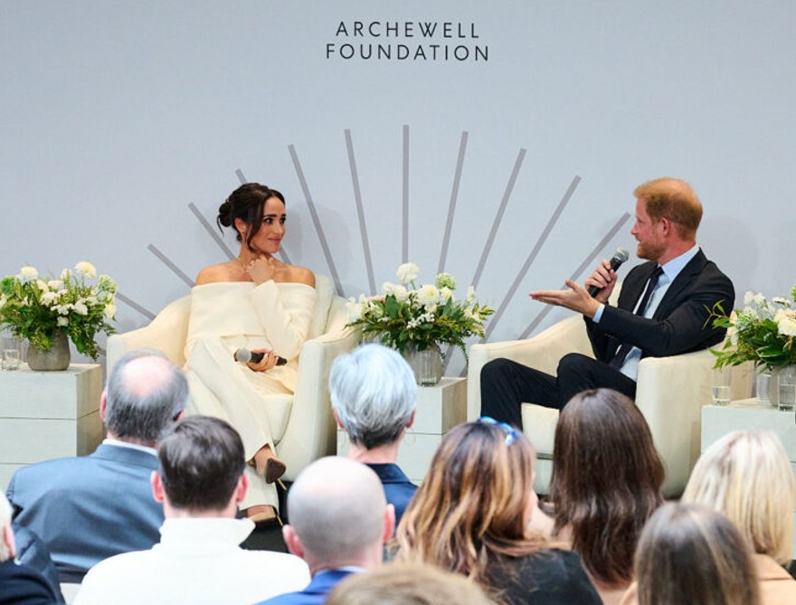 Meghan e Harry emocionam-se em conferência sobre a saúde mental e receiam pelos filhos