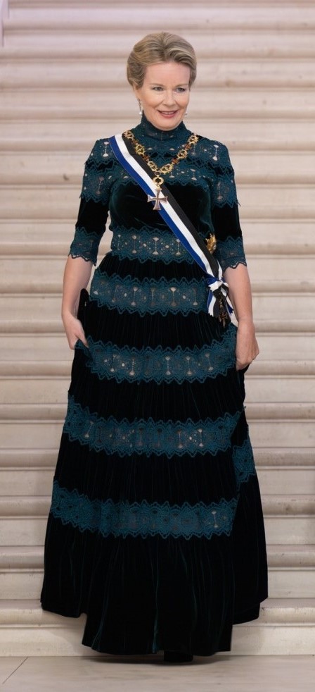 Mathilde da Bélgica e Máxima dos Países Baixos usam o mesmo vestido, que custa mais de dois mil euros
