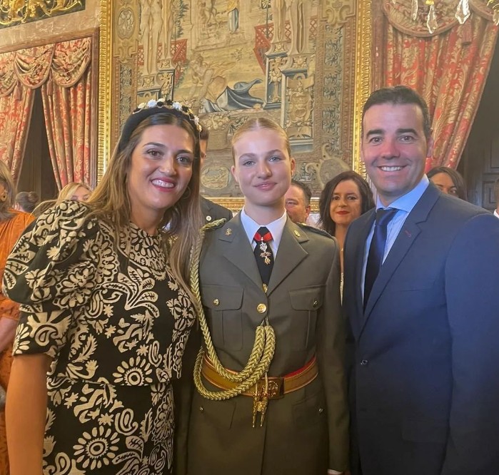 As fotos que todos quiseram tirar com a princesa Leonor na receção no Palácio