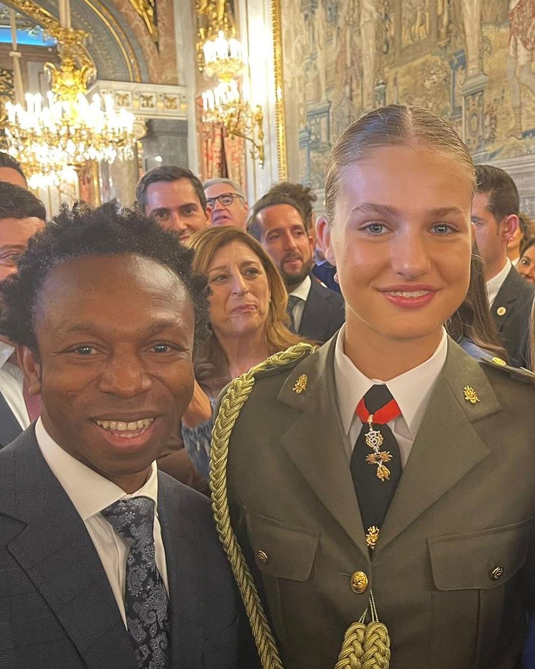 As fotos que todos quiseram tirar com a princesa Leonor na receção no Palácio