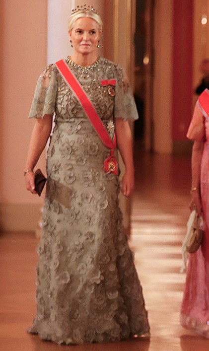 As tiaras de Mette-Marit e Sónia da Noruega em jantar de gala