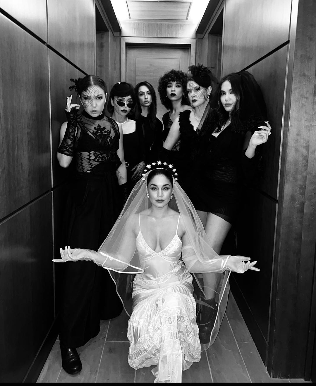 A curiosa despedida de solteira Vanessa Hudgens