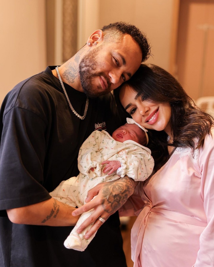 Neymar e Bruna com a filha, Mavie
