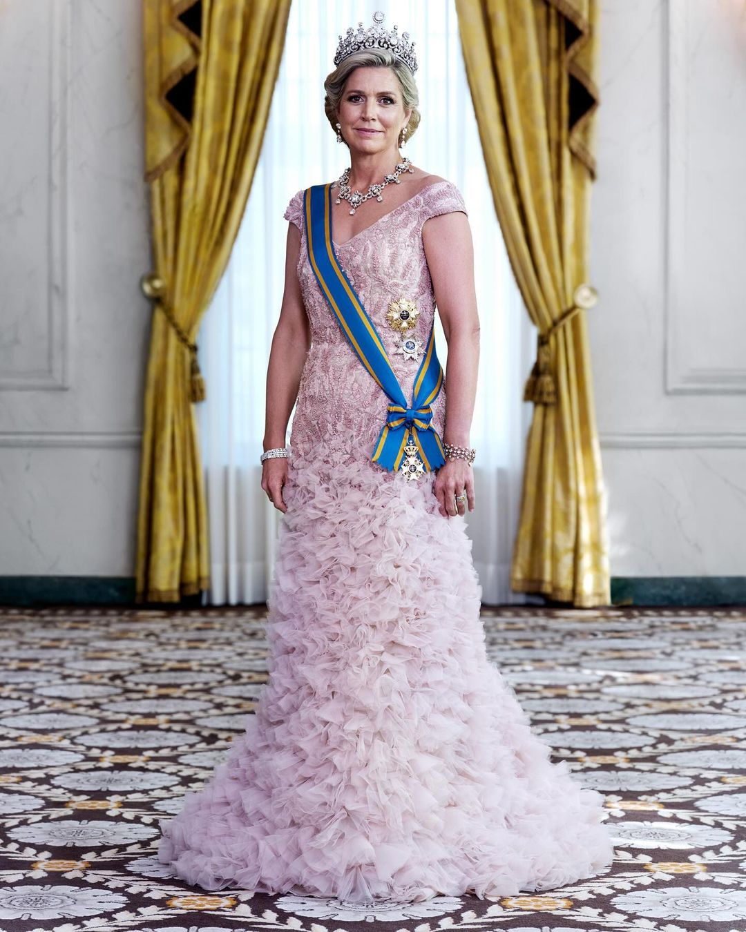 Novos retratos de Máxima e Guilherme assinalam dez anos de reinado